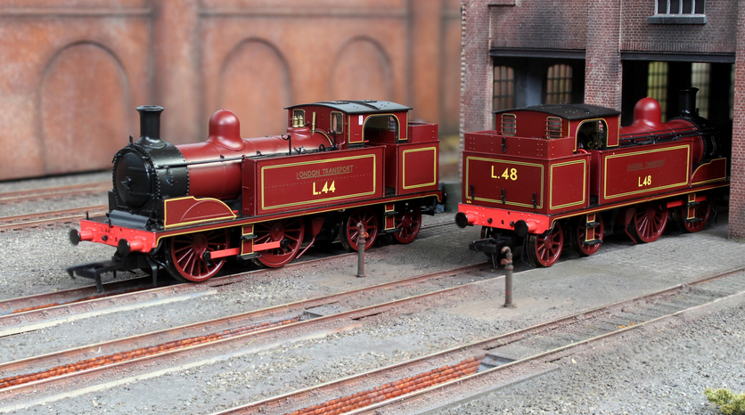 Rapido 909002 Metropolitan 'E' Class Tank Locomotive - L48 London Transport Livery