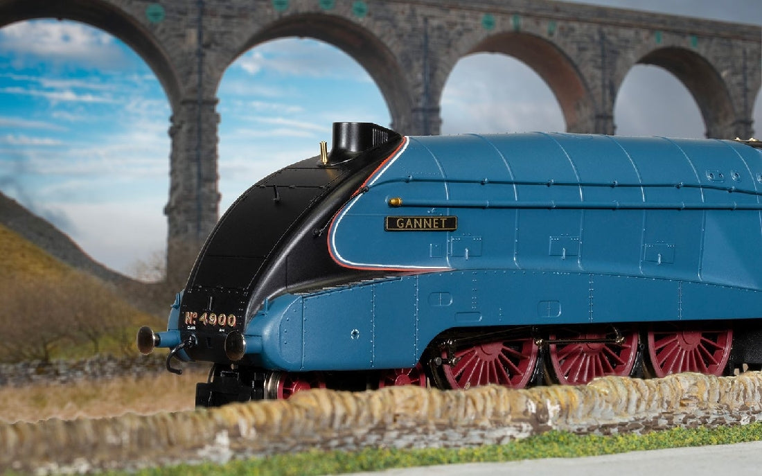 Hornby R3972 Hornby Dublo: LNER, A4 Class, 4-6-2, 4900 'Gannet' - Era 3 Steam Locomotive