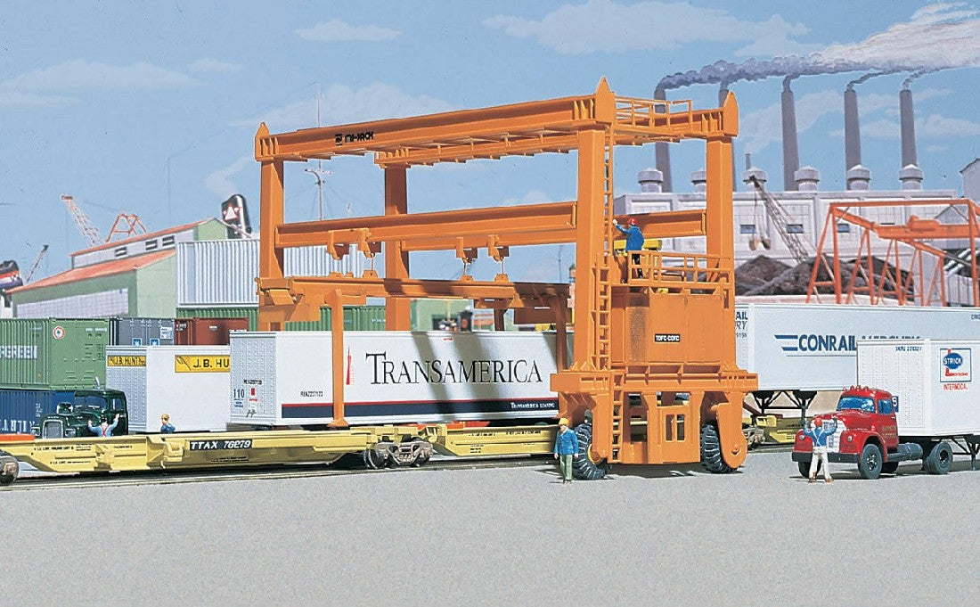 WALTHERS 933-3122 MI-JACK Translift Intermodal Crane - 18.7 x 9.5cm